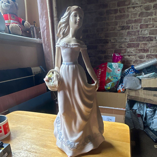 Leonardo figurine porcelain - figurine,
