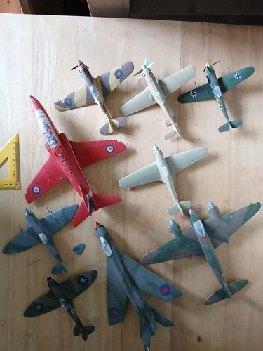 Various used model airplanes - used,
