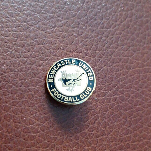 Newcastle united round enamel - newcastle,