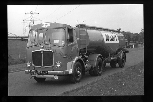 Cv049 mobil oil tanker - cv049,
