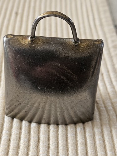 Vintage small metal animal - vintage,