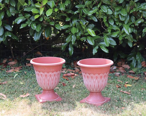 Pair decorative plastic - plastic, garden