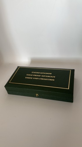 Gold sovereign display case - display,