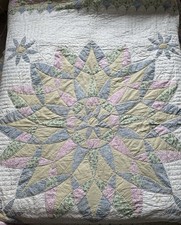 Dahlia Patterned Patchwork Design Bed Spread Inc. 2 Sham Covers & 1 Pillow Cover