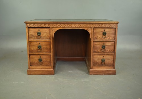 Victorian mahogany pedestal