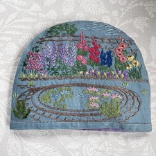 Vintage Embroidered Tea Cosy - Handmade - Cottage Garden
