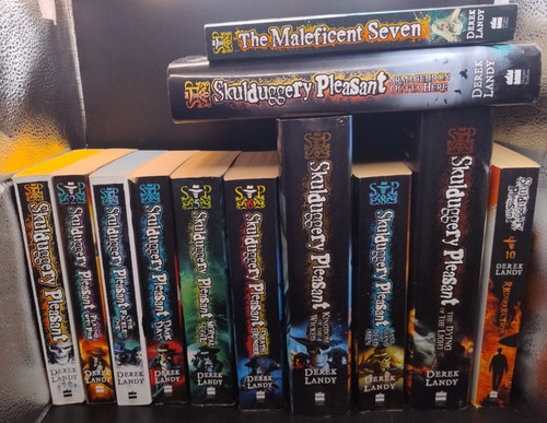 Skulduggery pleasant derek - pleasant,