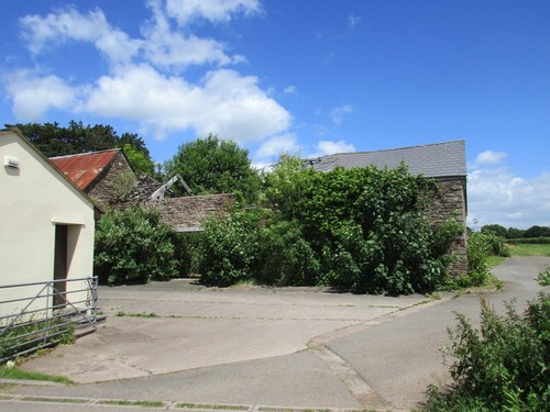 Photo 6x4 dilapidated - barns, at