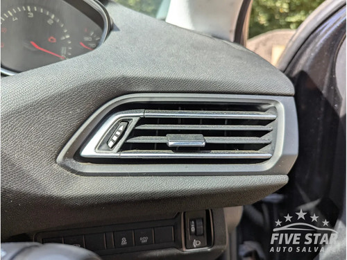 Peugeot 308 dashboard side - 308, air
