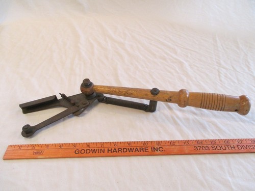 Vintage wood handle clay - handle,