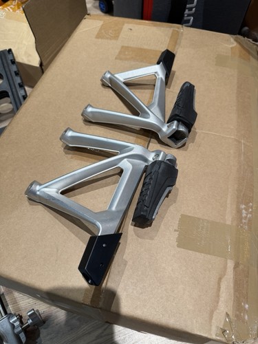 Bmw 1250 rear footrest oem - 1250,