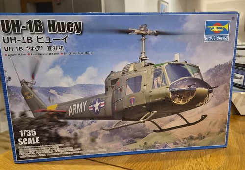 Trumpeter huey 1 35 - huey, 1:35