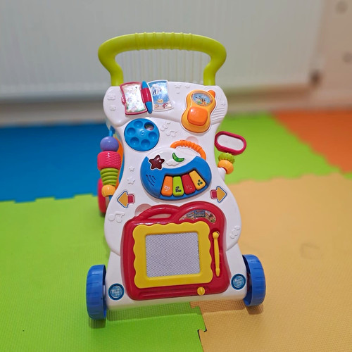 Baby first steps - first,