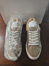 Betsey Johnson SB-Sidny Gold