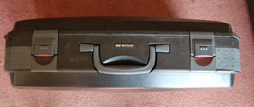 Large vip skyflite suitcase - vip,