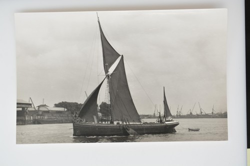 Thames sailing barge - sailing,