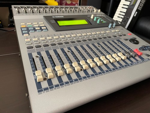 Yamaha 01v digital mixing - 01v,