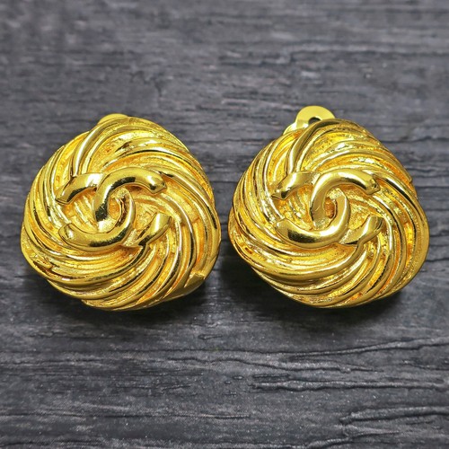 Chanel gold plated logos - gold,