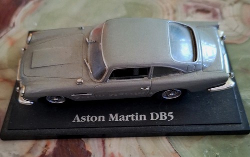 Universal hobbies aston - 1:43,