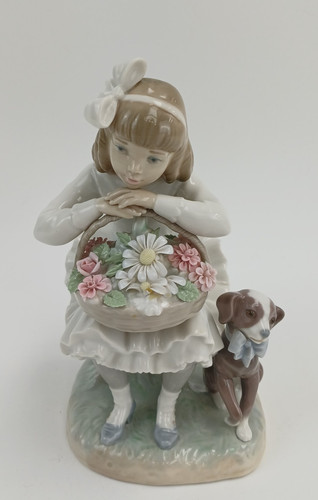 Lladro girl with flower - flower, basket