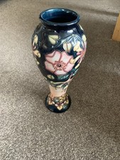 MOORCROFT   POTTERY.  LARGE