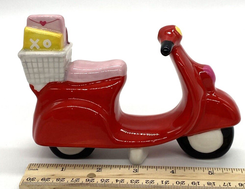 Target ceramic figurine - ceramic,