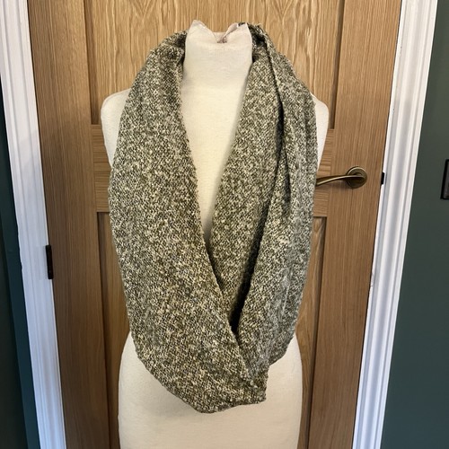 Green cream infinity - , scarf