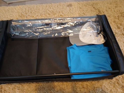 Under bed wheeled zip - under,