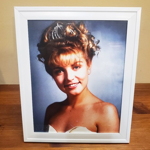 Laura palmer framed - laura,