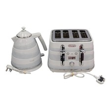 DELONGHI Toaster & Kettle Set White 4 Slice 1.7L 3kW CTA4003.W KBA3001.W - B83