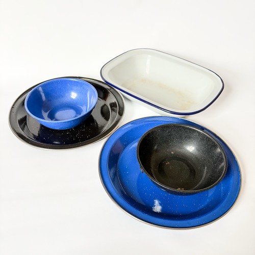 Enamelware lot 5pc - lot, plates