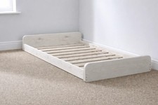 Strictly Beds and Bunks Leon