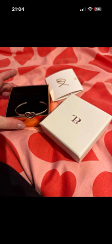 Gold tone metal heart - metal,
