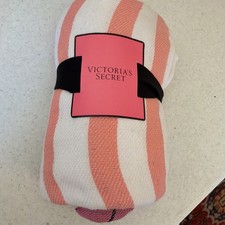 VICTORIA SECRET FRINGE THROW