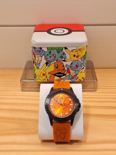Pokémon center fossil - ×,
