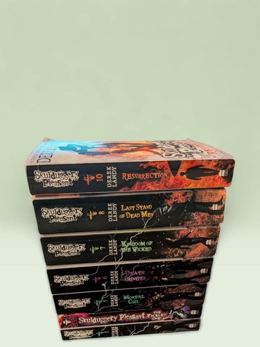 Skulduggery pleasant book - skulduggery,