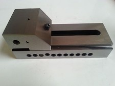 Precision Pin Type Tool Maker