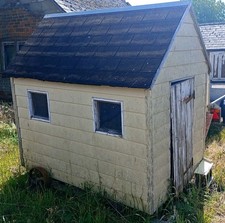 Child's Vintage Wooden Wendy House/ Beach Hut On Wheels. Probably Unique Rare