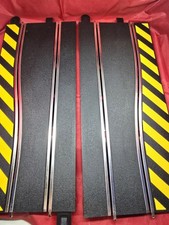 SCALEXTRIC SPORT / DIGITAL TRACK C8246 SIDE SWIPE CHICANE x2 YELLOW HASH Grade A