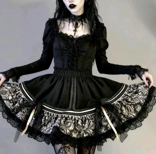 Black white gold lolita cake - black,