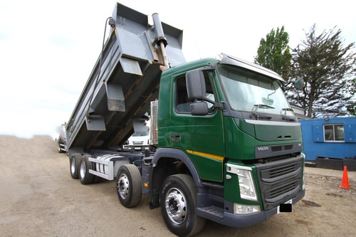 2015 volvo 8x4 - 2015, body