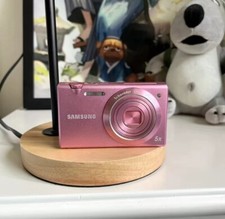 Samsung MV800 Flip-out Touch