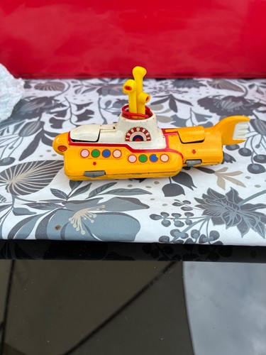 Corgi yellow submarine - yellow,