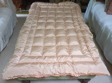 Vintage Salmon Shiny Satin Single Eiderdown Puffy Quilt