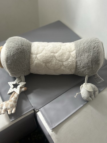 Tummy time pillow