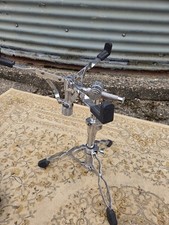 DW 9000 Snare Stand in used condition.  Top quality DW snare stand 