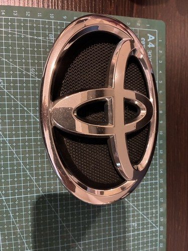 Toyota front grille logo badge - front,