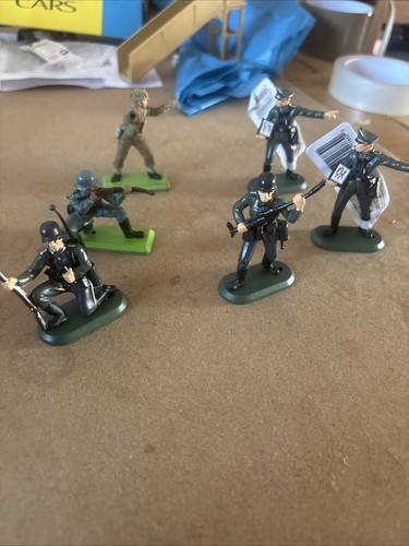 Britains toy soldiers military - soldiers,