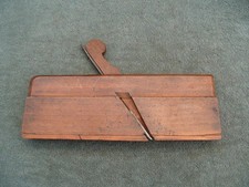 18thC Snipe Bill moulding