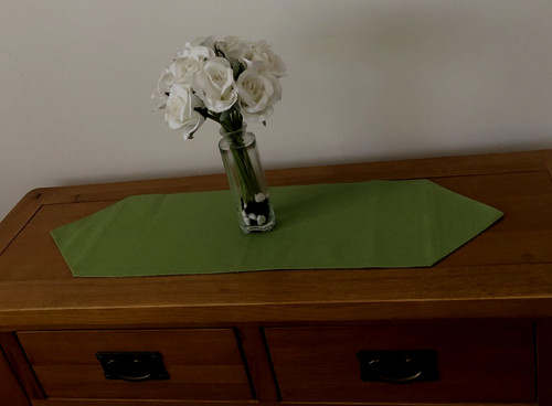 Apple green mini table runner - green,
